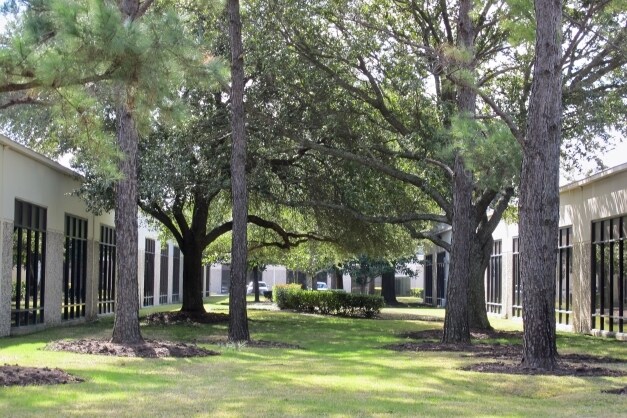 5625 NW Central Dr, Houston, TX à vendre - Photo principale – Image 1 sur 4