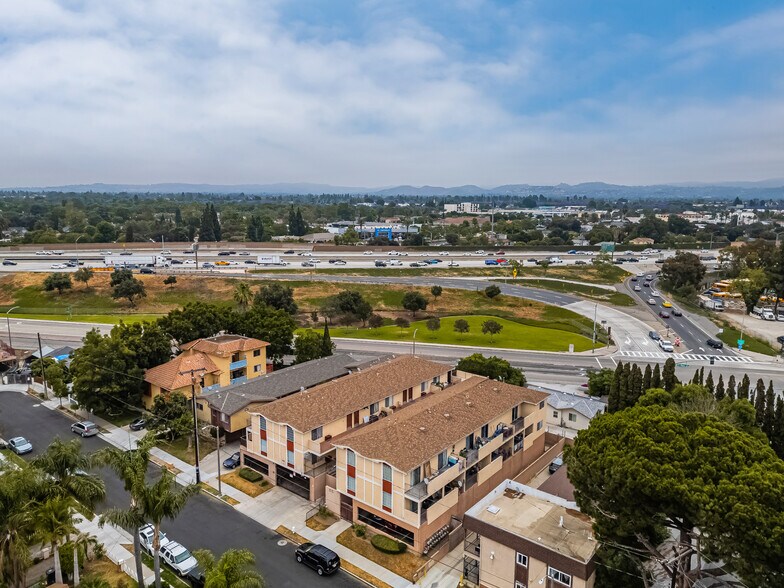 1515 N Dresser St, Santa Ana, CA à vendre - Photo de l’immeuble – Image 3 sur 19