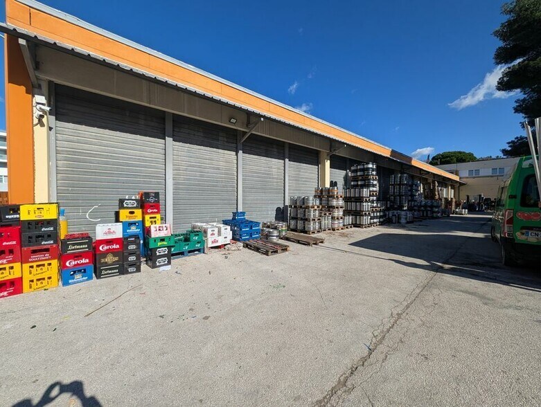 Industriel/Logistique dans Marseille à vendre - Photo de l’immeuble – Image 2 sur 7