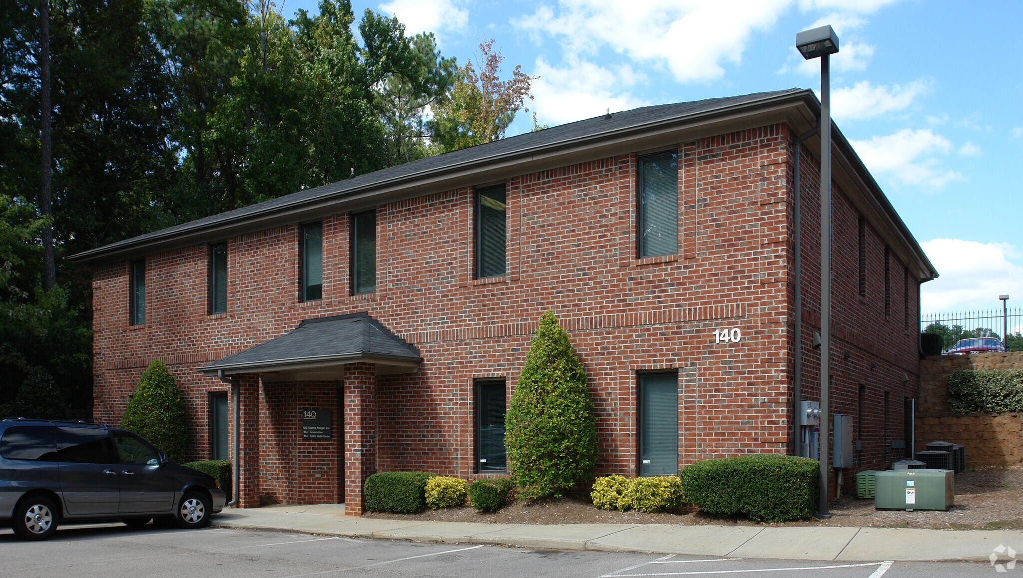 140 Iowa Ln, Cary, NC à vendre Photo de l’immeuble– Image 1 sur 5
