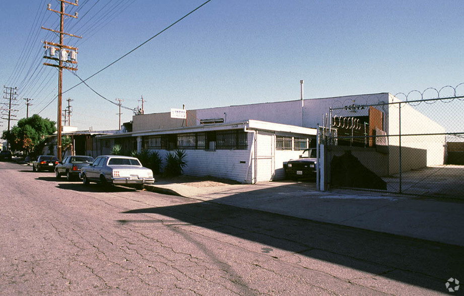 7470 Greenbush Ave, North Hollywood, CA à louer - Photo de l’immeuble – Image 2 sur 4