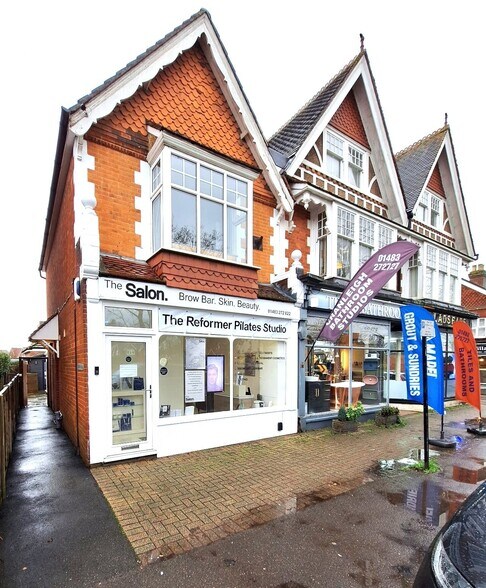 248 High Street, Cranleigh à vendre - Photo de l’immeuble – Image 1 sur 3