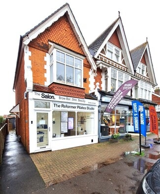 Plus de détails pour 248 High Street, Cranleigh - Local commercial à vendre