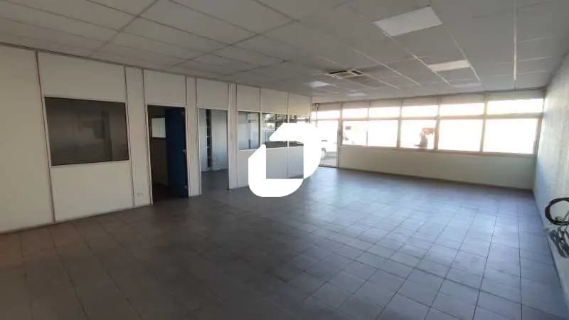 Local commercial dans Pessac à louer - Photo de l’immeuble – Image 3 sur 18