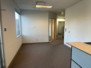 2526 Qume Dr, San Jose, CA à louer Photo intérieure– Image 2 sur 8