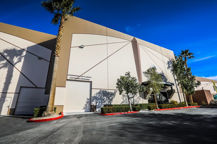 1430 Jet Stream Dr, Henderson, NV à louer - Photo principale – Image 1 sur 3