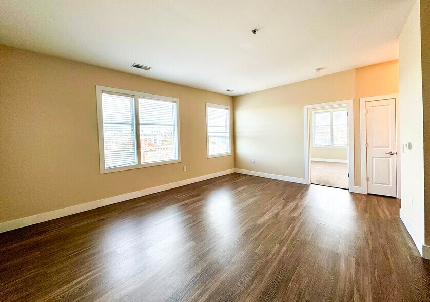 1201 S Charles St, Baltimore, MD à vendre - Photo de l’immeuble – Image 3 sur 9