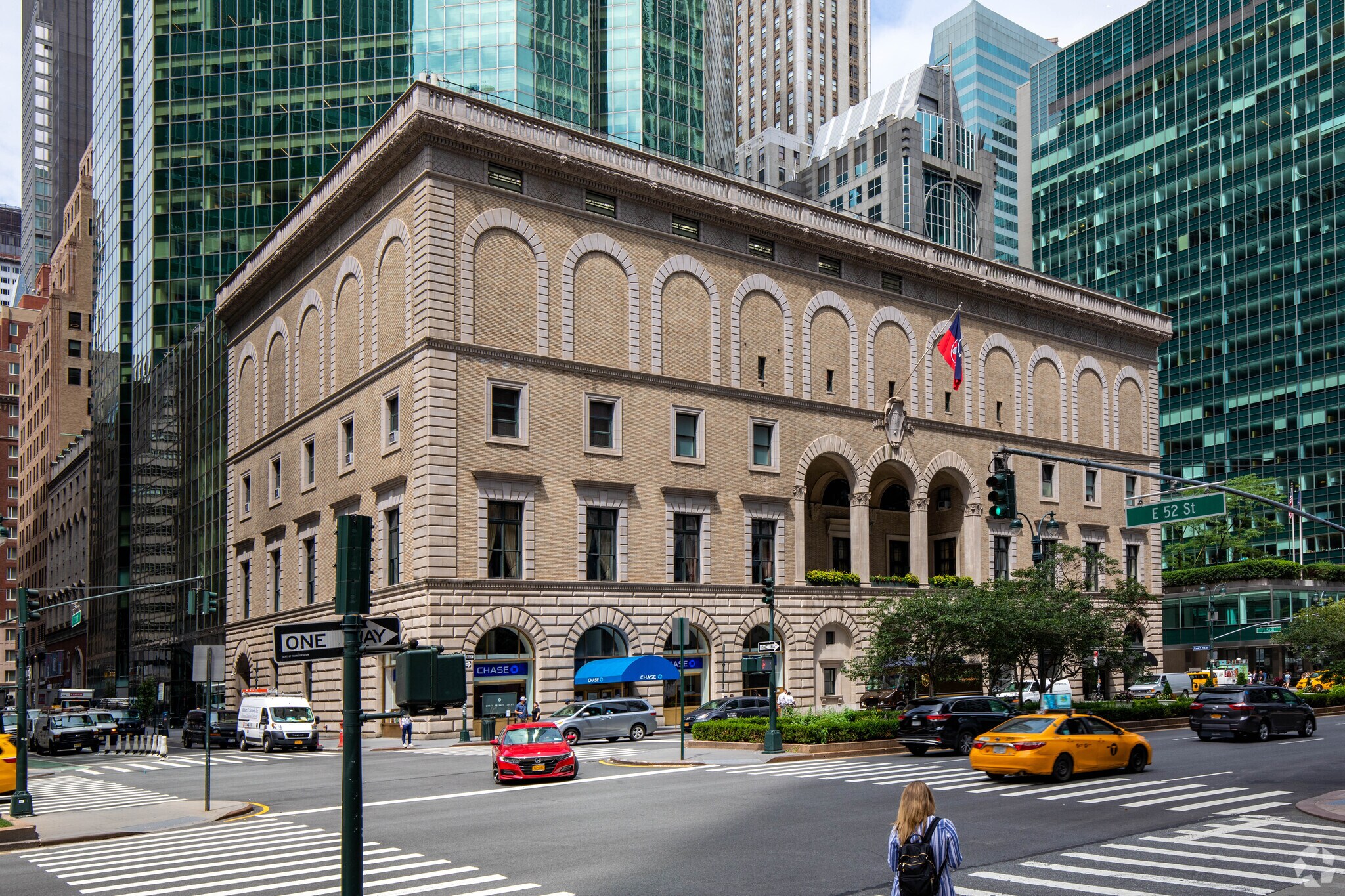 364 Park Ave, New York, NY à louer Photo de l’immeuble– Image 1 sur 5