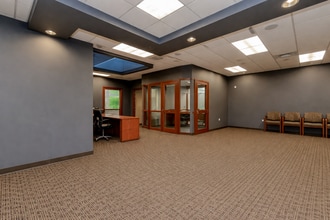 4620 Bridgeport Way W, University Place, WA à louer Photo intérieure– Image 1 sur 19