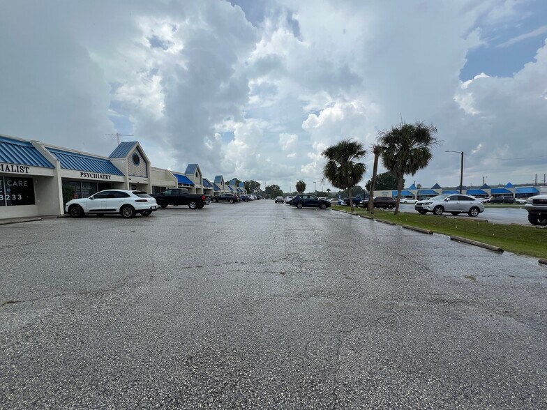 38184 Medical Center Ave, Zephyrhills, FL à louer - Photo de l’immeuble – Image 3 sur 13