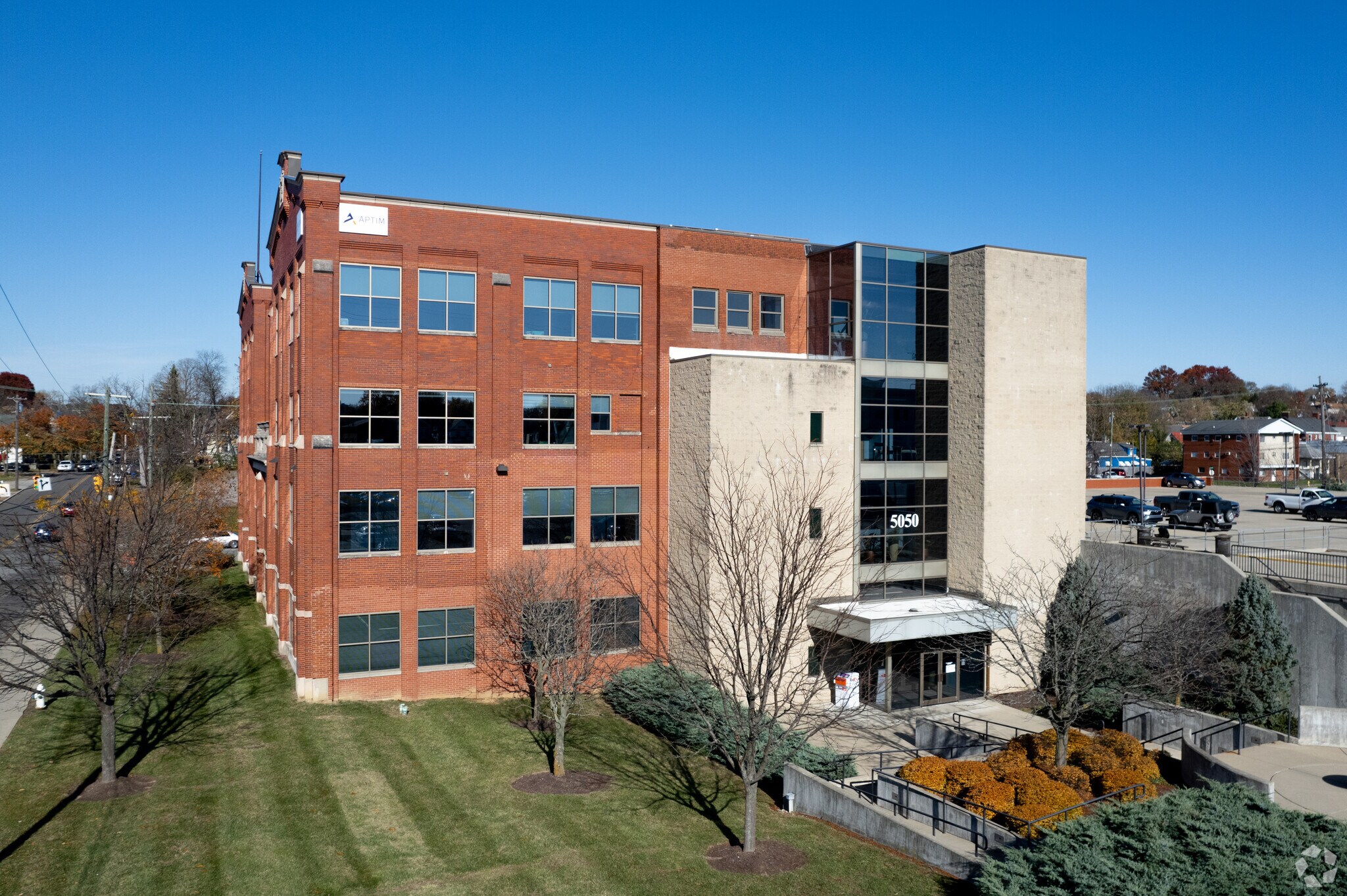 5050 Section Ave, Norwood, OH à louer Photo principale– Image 1 sur 7