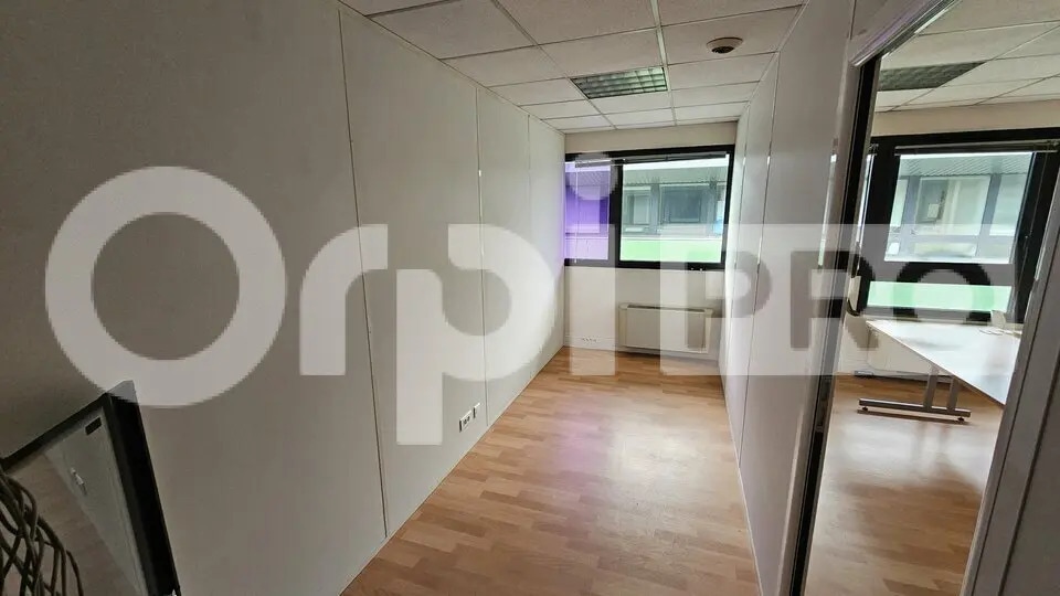 Bureau dans Canéjan à louer - Photo intérieure – Image 2 sur 12