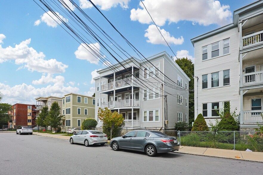 49 Fottler Rd, Mattapan, MA à vendre - Photo de l’immeuble – Image 3 sur 7