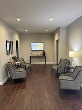 1514 E Bristol St, Elkhart, IN à louer Photo de l’immeuble– Image 2 sur 12