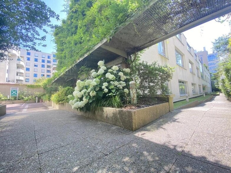 Bureau dans Boulogne-Billancourt à vendre - Photo de l’immeuble – Image 3 sur 10