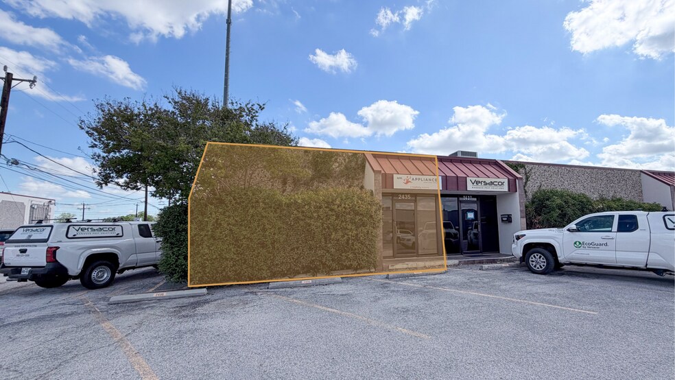 2435-2441 Boardwalk St, San Antonio, TX à louer - Photo de l’immeuble – Image 3 sur 12