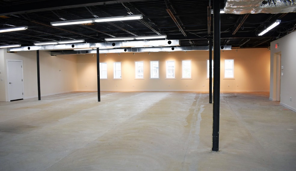 255 S Regent St, Port Chester, NY à louer - Photo intérieure – Image 2 sur 3
