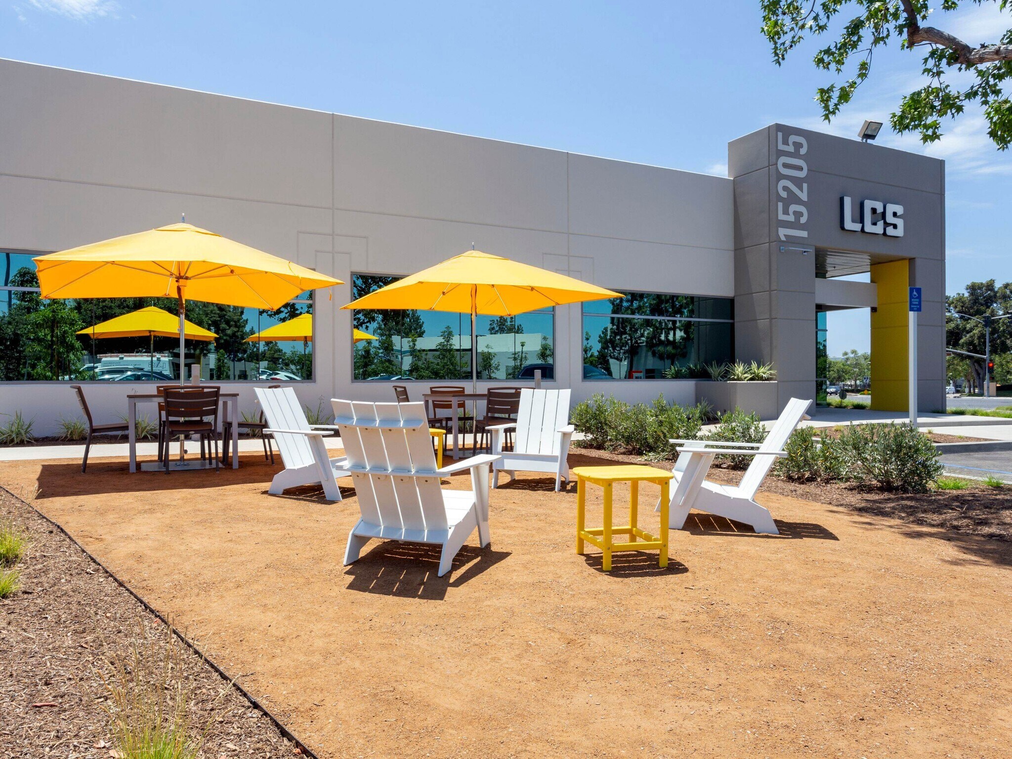 15295 Alton Pky, Irvine, CA à louer Photo de l’immeuble– Image 1 sur 18