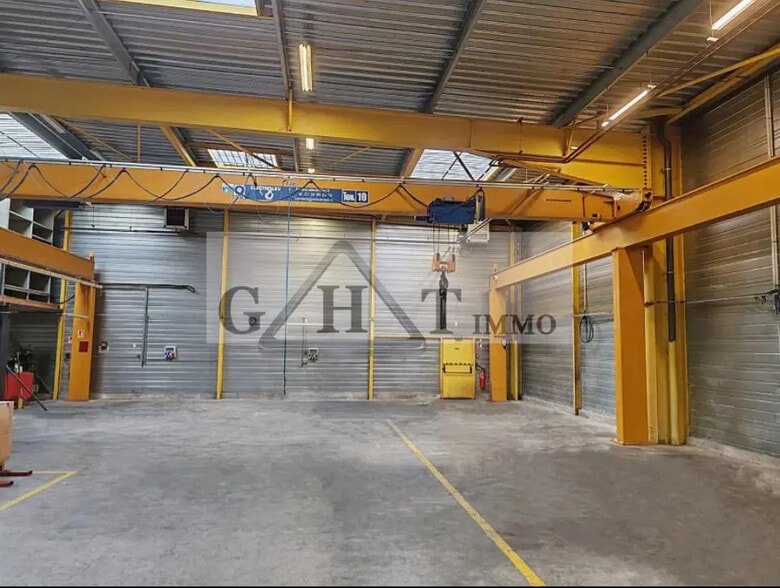Industriel/Logistique dans La Ville-du-Bois à louer - Photo de l’immeuble – Image 2 sur 10