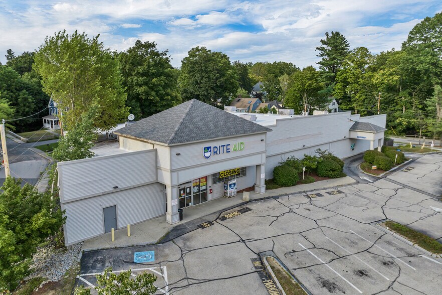 15 Mont Vernon St, Milford, NH à louer - Photo de l’immeuble – Image 1 sur 28