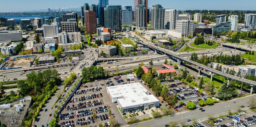 411 116th Ave NE, Bellevue, WA à louer - Photo de l’immeuble – Image 2 sur 6