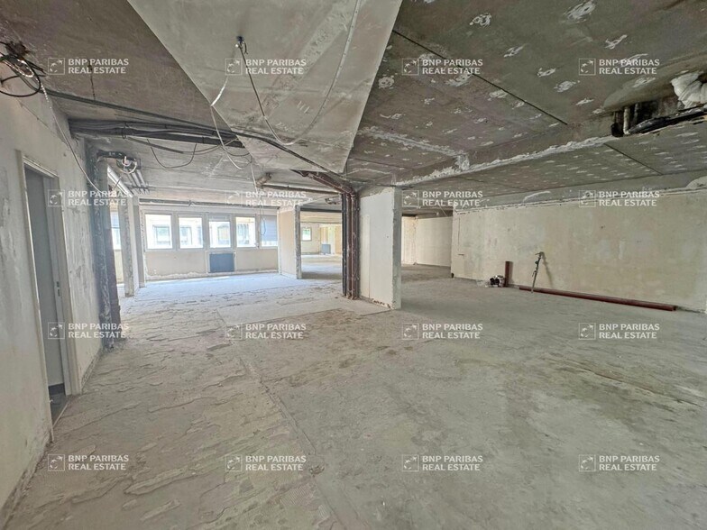 Immeuble residentiel dans Paris à vendre - Photo de l’immeuble – Image 3 sur 8