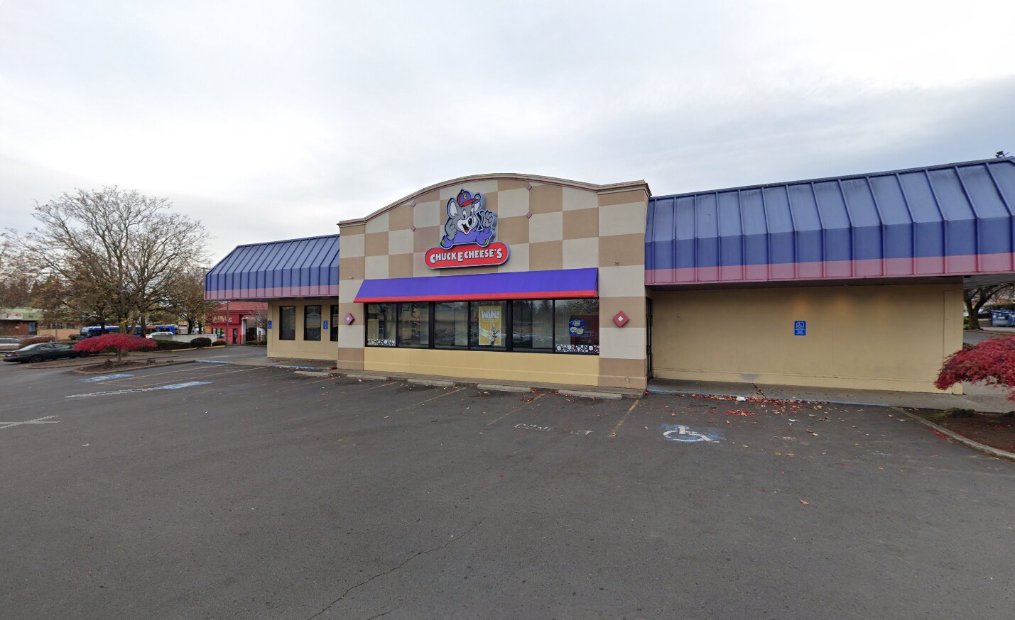 9120 SE Powell Blvd, Portland, OR à louer Photo de l’immeuble– Image 1 sur 4