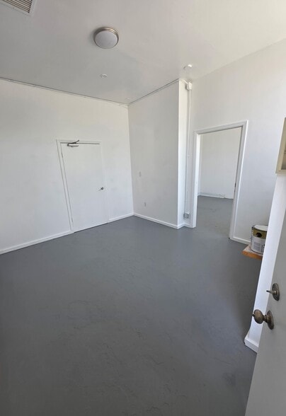 3771 Las Flores Ct, Los Angeles, CA à louer - Photo intérieure – Image 2 sur 5