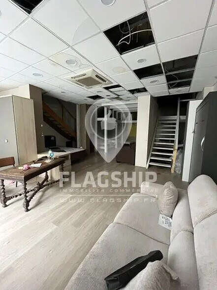 Local commercial dans Paris à louer - Photo de l’immeuble – Image 3 sur 8