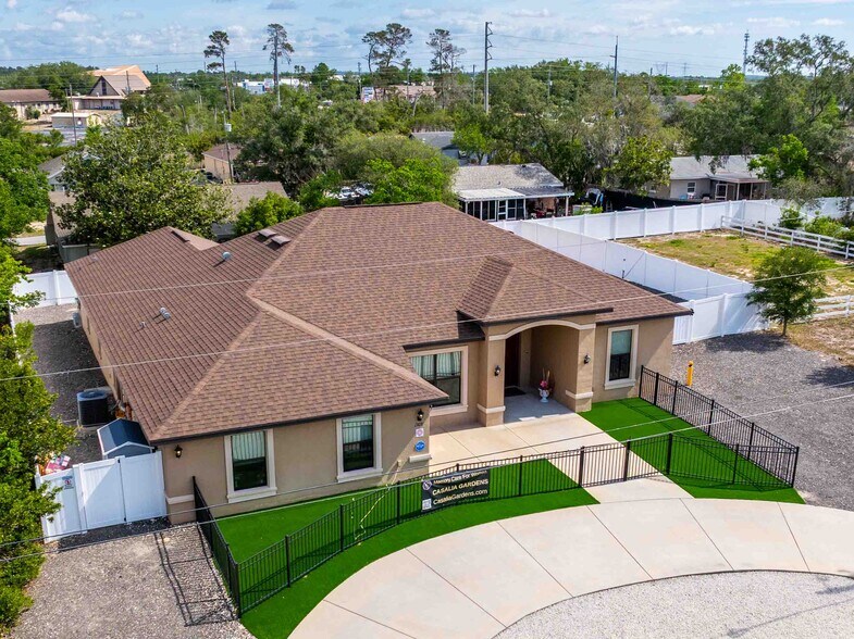 13031 Partridge St, Spring Hill, FL à vendre - Photo principale – Image 1 sur 51