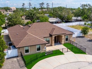 Plus de détails pour 13031 Partridge St, Spring Hill, FL - Santé à vendre