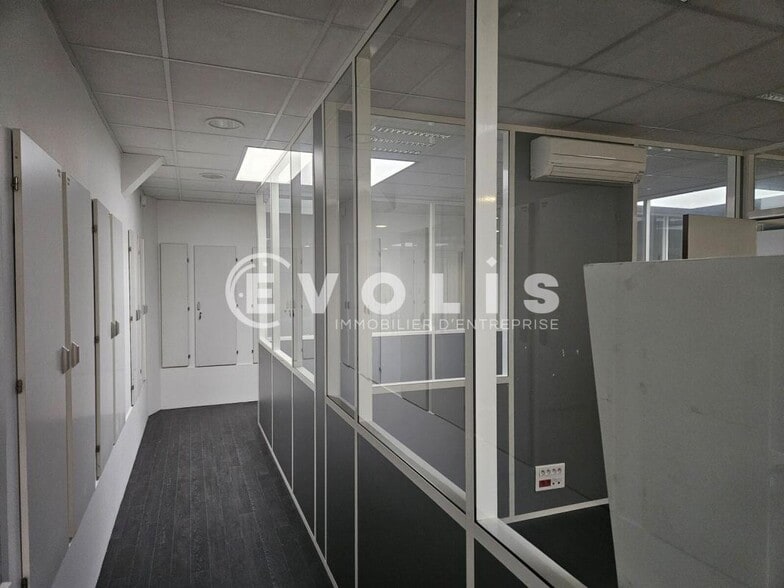 Local d’activités dans Palaiseau à louer - Photo intérieure – Image 3 sur 11