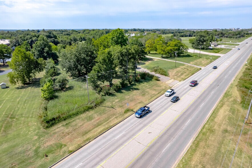 1640 N Main St, Noble, OK à vendre - Photo de l’immeuble – Image 3 sur 17