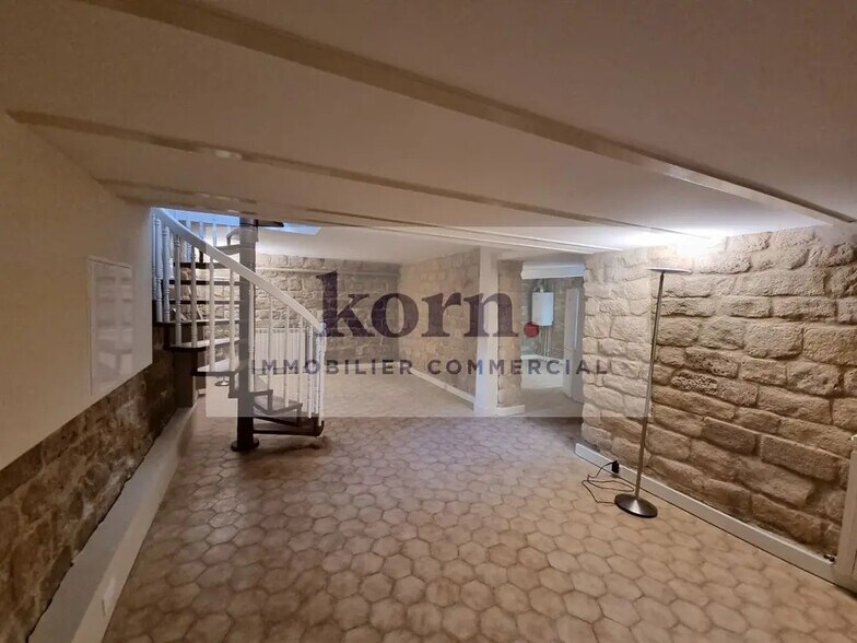 Local commercial dans Paris à louer - Photo de l’immeuble – Image 3 sur 10