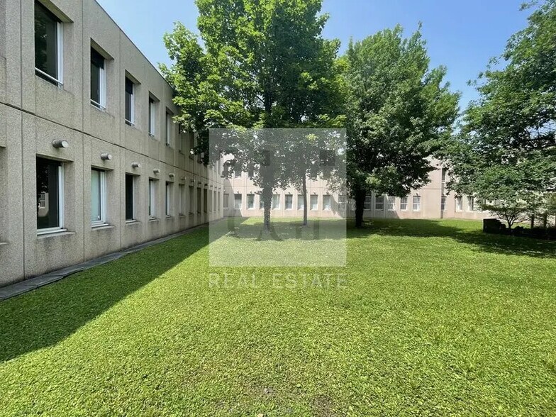Bureau dans Meylan à vendre - Photo de l’immeuble – Image 1 sur 12
