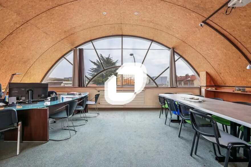 Bureau dans Rosny-sous-Bois à vendre - Photo de l’immeuble – Image 2 sur 11