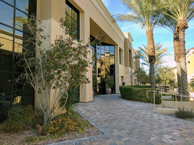 2140-2190 E Pebble Rd, Las Vegas, NV à louer - Photo de l’immeuble – Image 2 sur 5