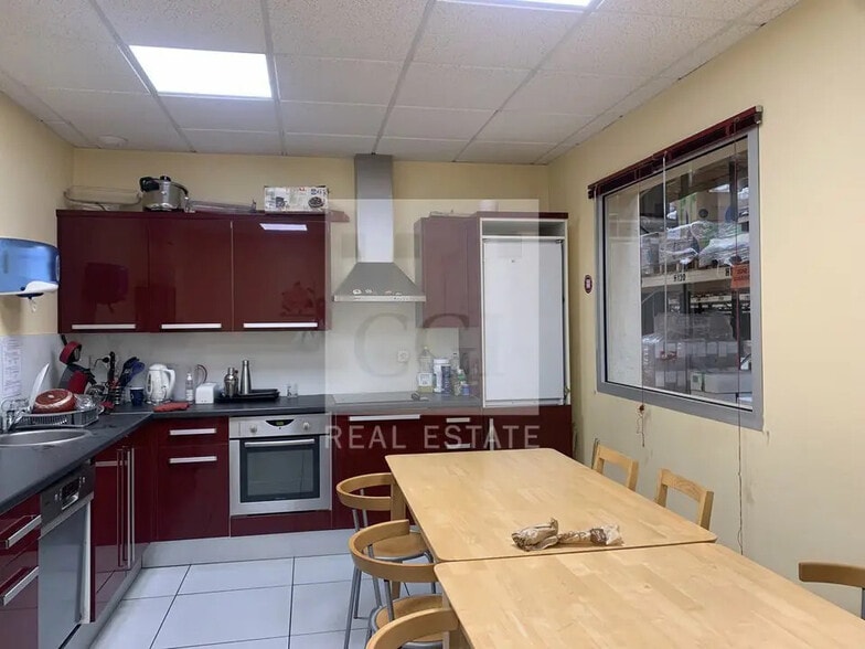 Local d'activités dans Lozanne à vendre - Photo de l’immeuble – Image 3 sur 9