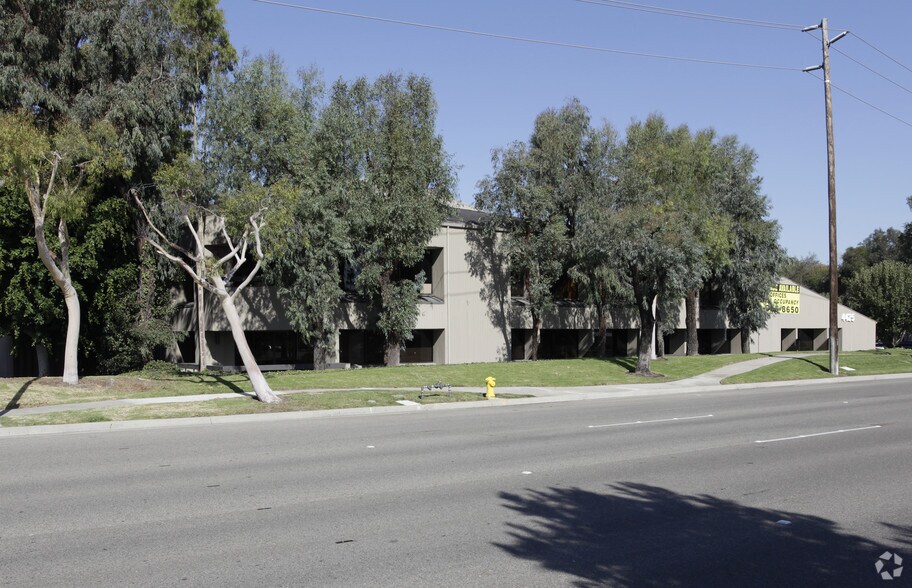 4425 Jamboree Rd, Newport Beach, CA à louer - Photo de l’immeuble – Image 2 sur 9