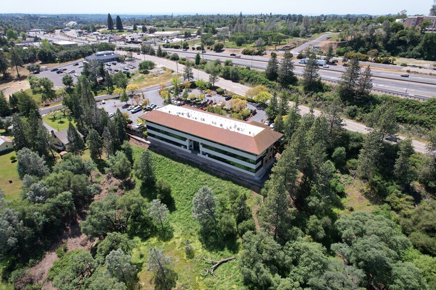 13620 Lincoln Way, Auburn, CA à louer - Photo de l’immeuble – Image 3 sur 5