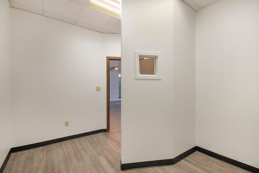 1834-1836 Keller Pky, Keller, TX à louer - Photo intérieure – Image 3 sur 16