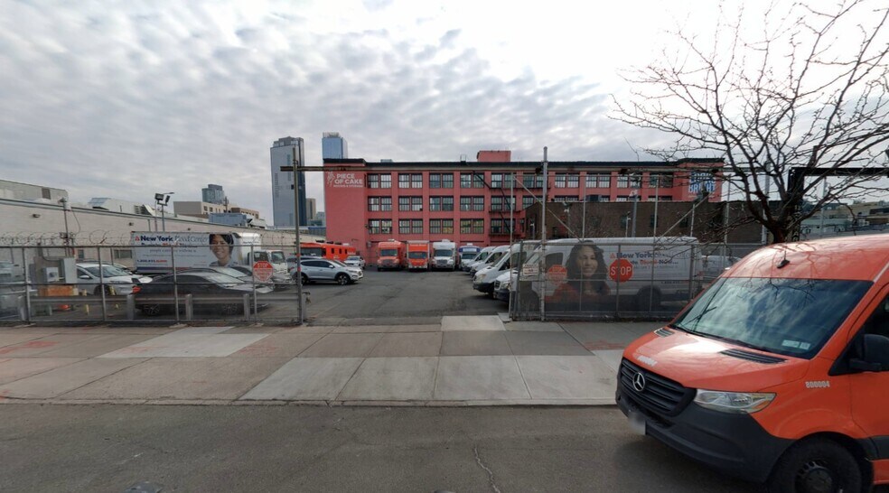 45-27 Vernon Blvd, Long Island City, NY à louer - Autre – Image 1 sur 1