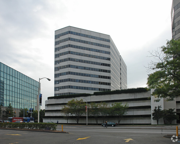 107 Elm St, Stamford, CT à louer - Photo de l’immeuble – Image 2 sur 12