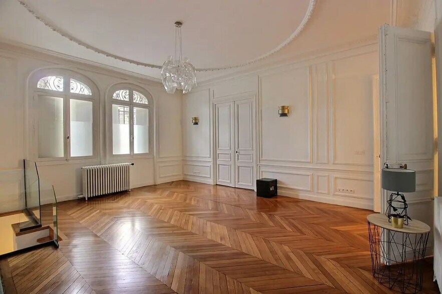 Bureau dans Paris à louer - Photo de l’immeuble – Image 2 sur 8