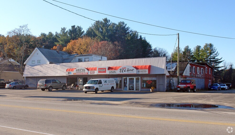 214-218 Central St, Hudson, NH à louer - Photo de l’immeuble – Image 2 sur 5