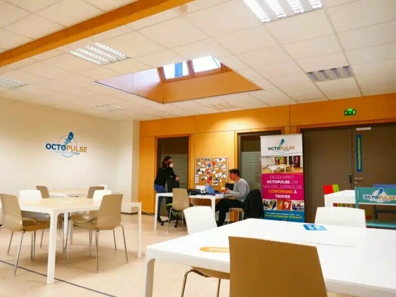 Bureau dans Troyes à louer - Photo de l’immeuble – Image 2 sur 4