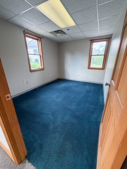 241 Main St, Townsend, MA à louer - Photo de l’immeuble – Image 3 sur 14
