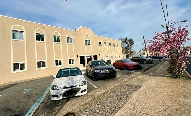 350 Bloomfield Ave, Bloomfield, NJ à vendre - Photo de l’immeuble – Image 3 sur 15