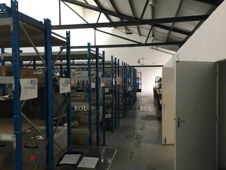 Plus de détails pour Local d'activités à louer