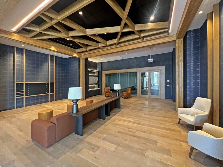 60 E Rio Salado Pky, Tempe, AZ à louer - Hall d’entrée – Image 2 sur 12